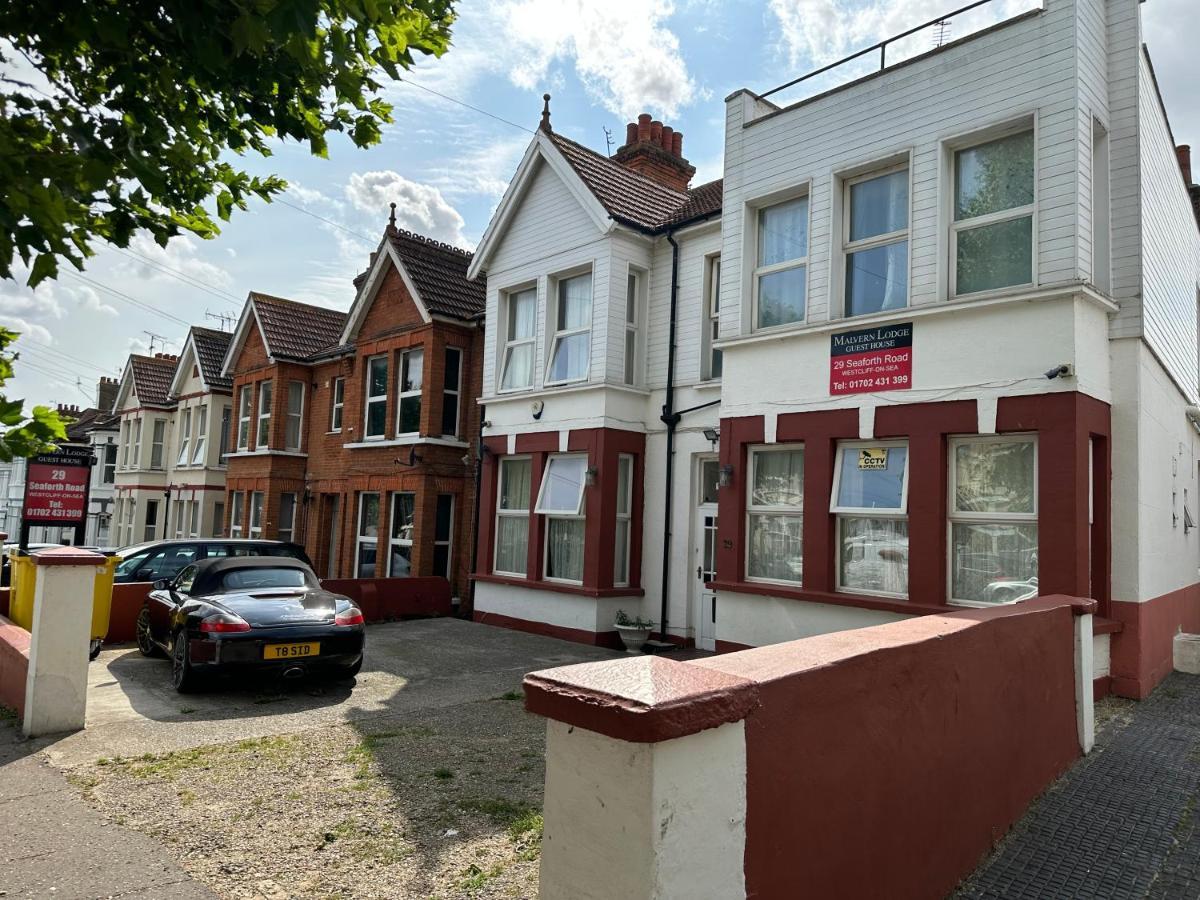 Malvern Lodge Guest House- Close To Beach, Train Station & Southend Airport Exterior photo