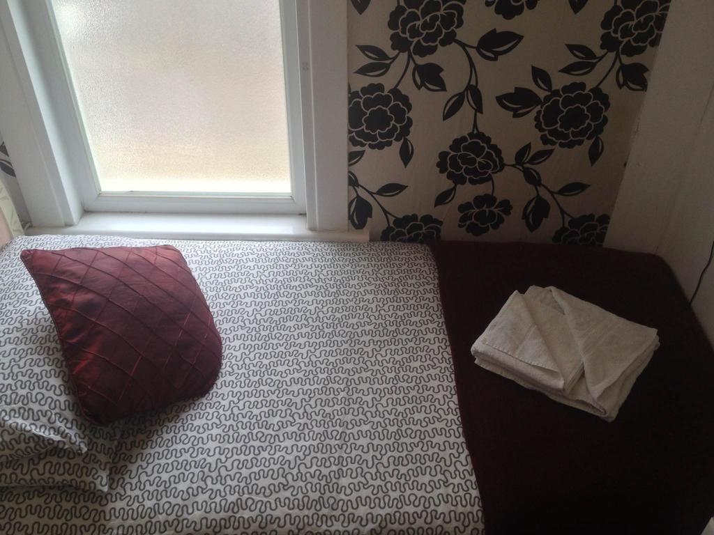 Malvern Lodge Guest House- Close To Beach, Train Station & Southend Airport Room photo