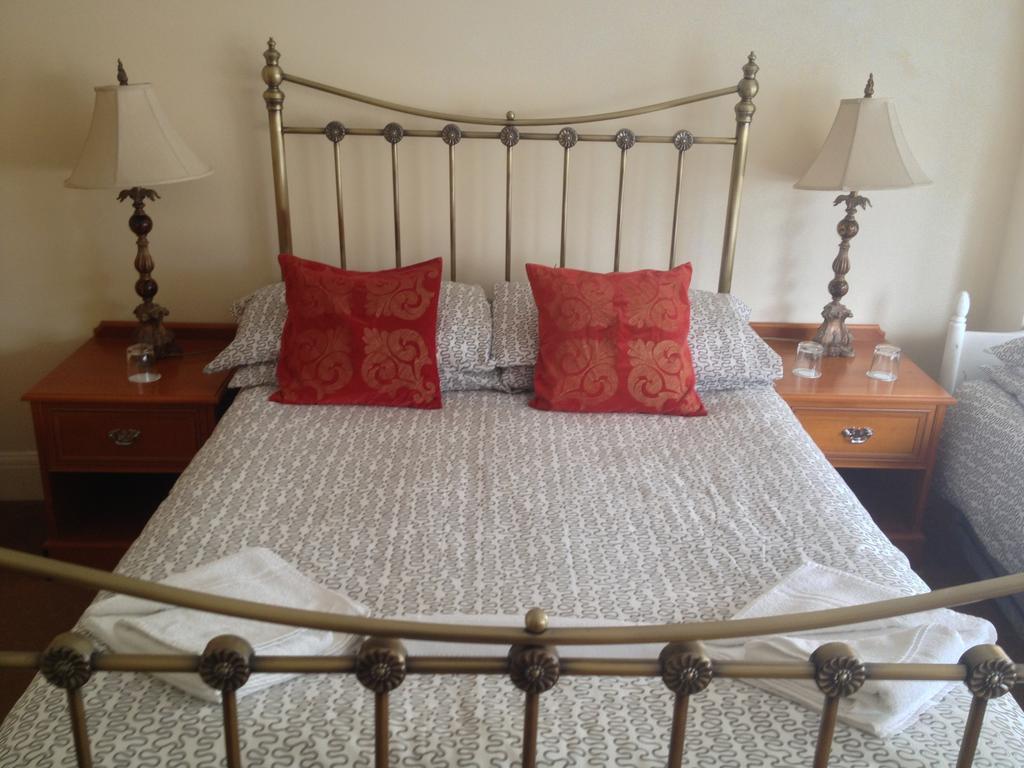 Malvern Lodge Guest House- Close To Beach, Train Station & Southend Airport Room photo