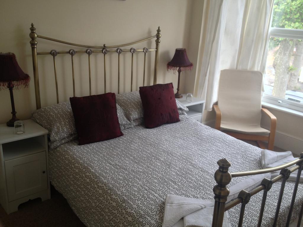 Malvern Lodge Guest House- Close To Beach, Train Station & Southend Airport Room photo